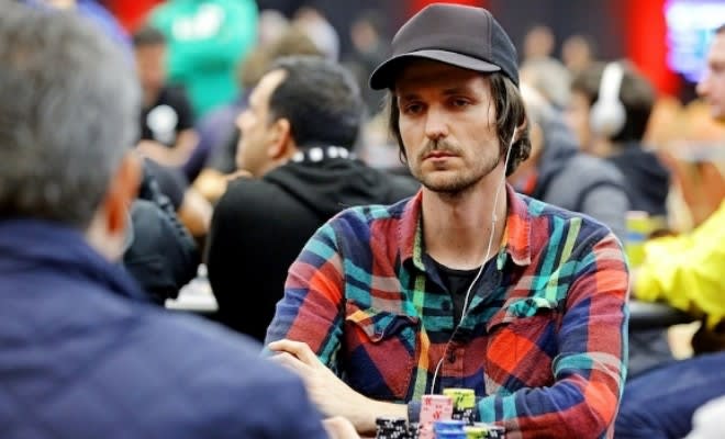 joaoMathias conquista $320 Omania High Roller