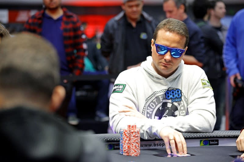 Bruno Foster cai na bolha da mesa final do Evento #25 da WSOP