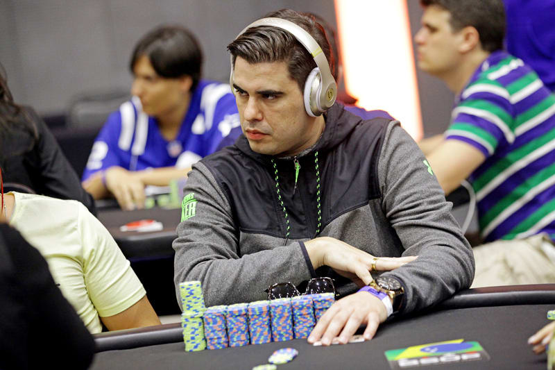 Guilherme Barbosa lidera os 32 sobreviventes no Main Event