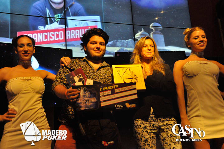 Araujo y Schmidt, los Jugadores del Año que ya tienen sus premios