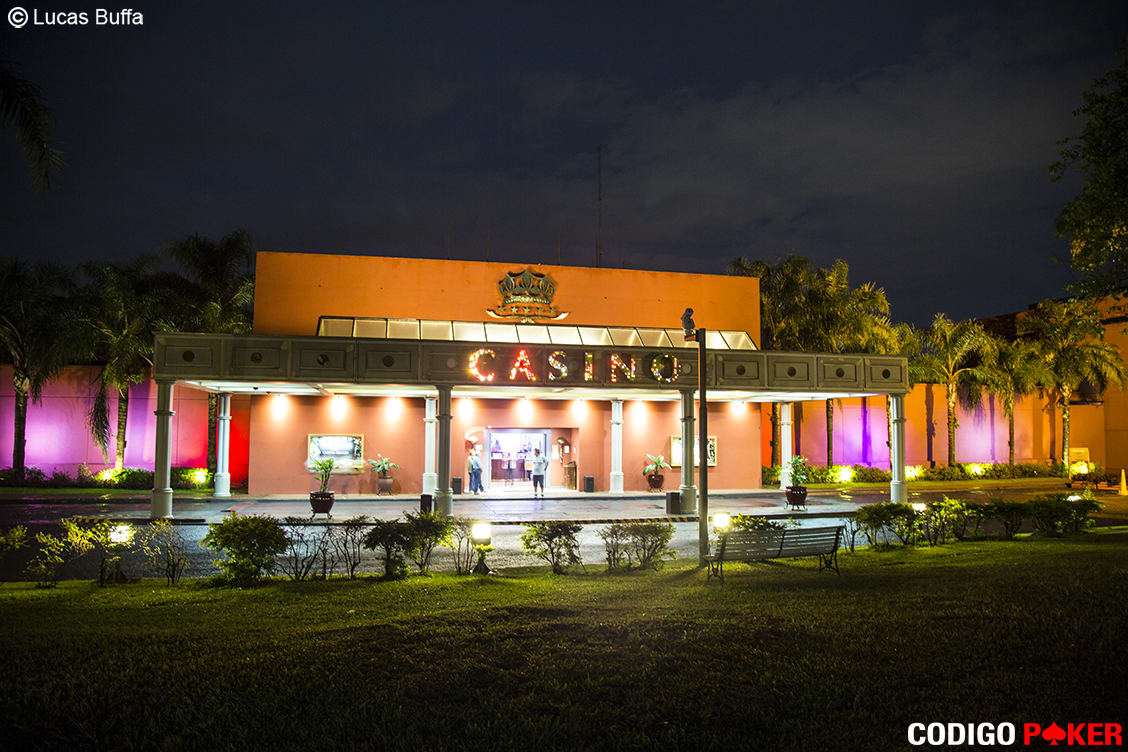 Los dólares siguen lloviendo en Casino Iguazú