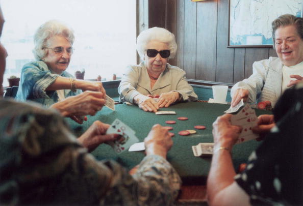 La policía irrumpe en una partida ilegal&#8230; en un geriátrico