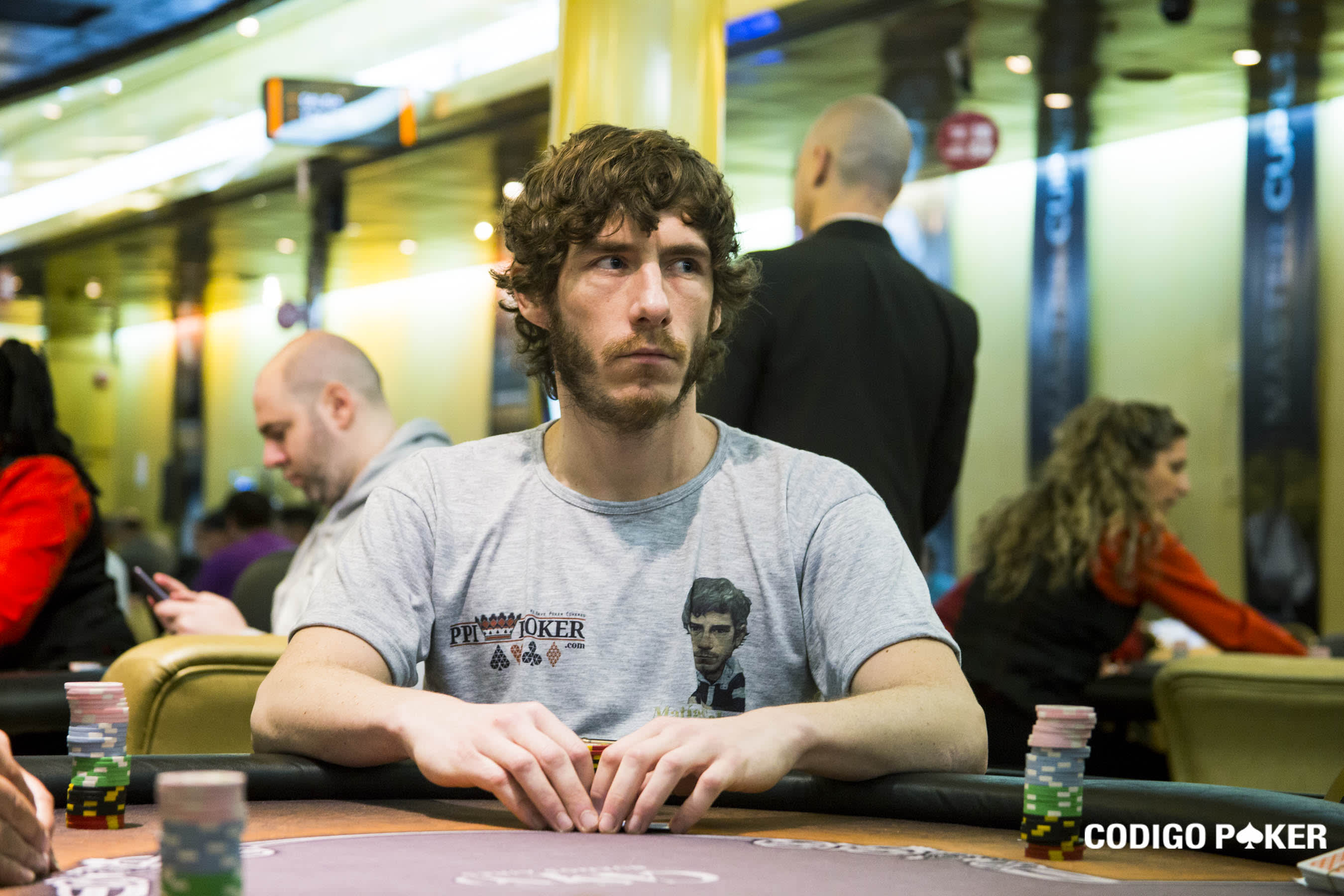 Hoy puedes aprender poker de la mano de Festivuss