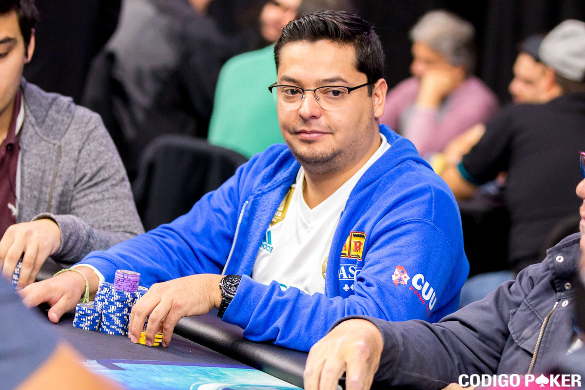 Reyes Espinoza se volvió gigante en los paños virtuales