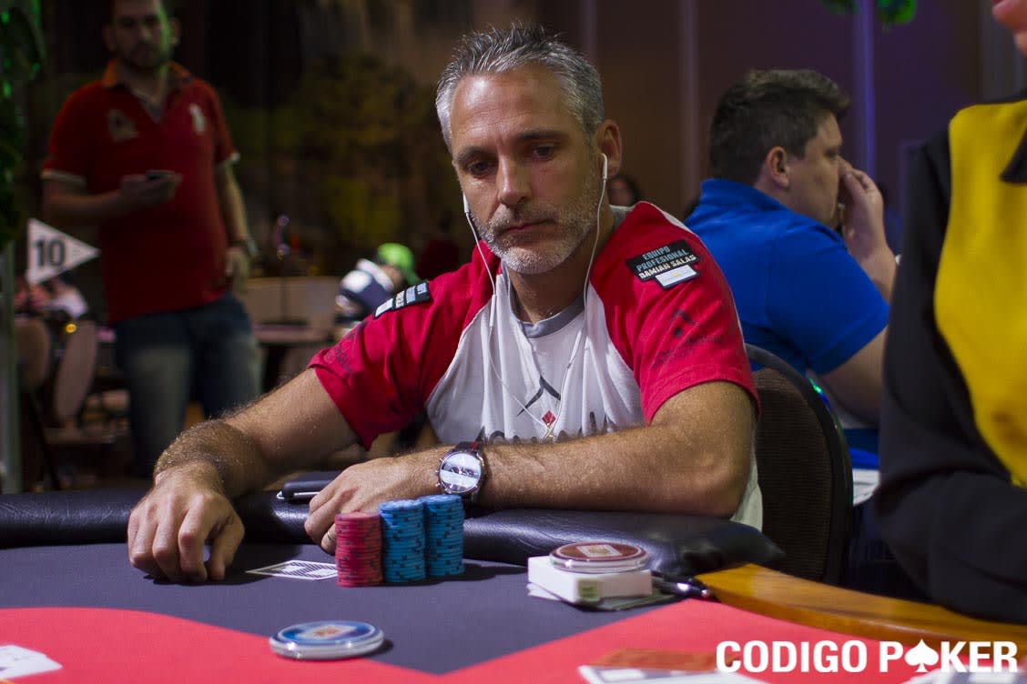 Con una catarata de fichas, Salas va por el Super High Roller