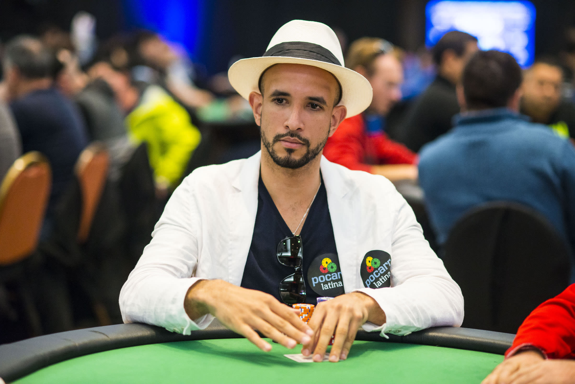 Com 3 vices no partypoker, Mantovani acumula $ 24 mil na reta de segunda