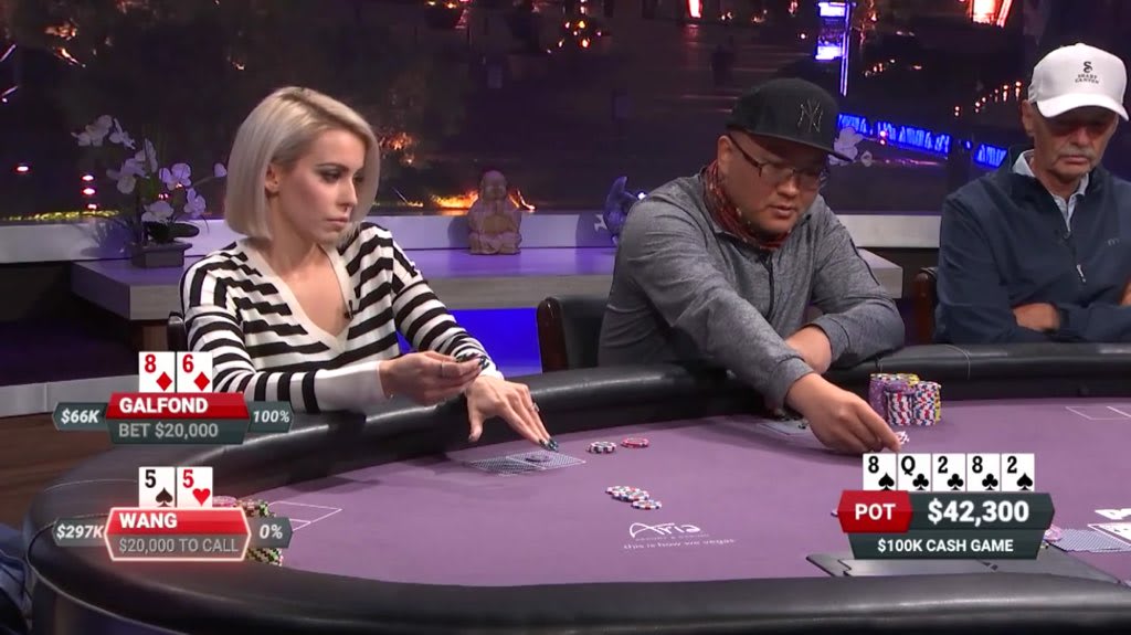 Farah Galfond tuvo un debut con mucha polémica