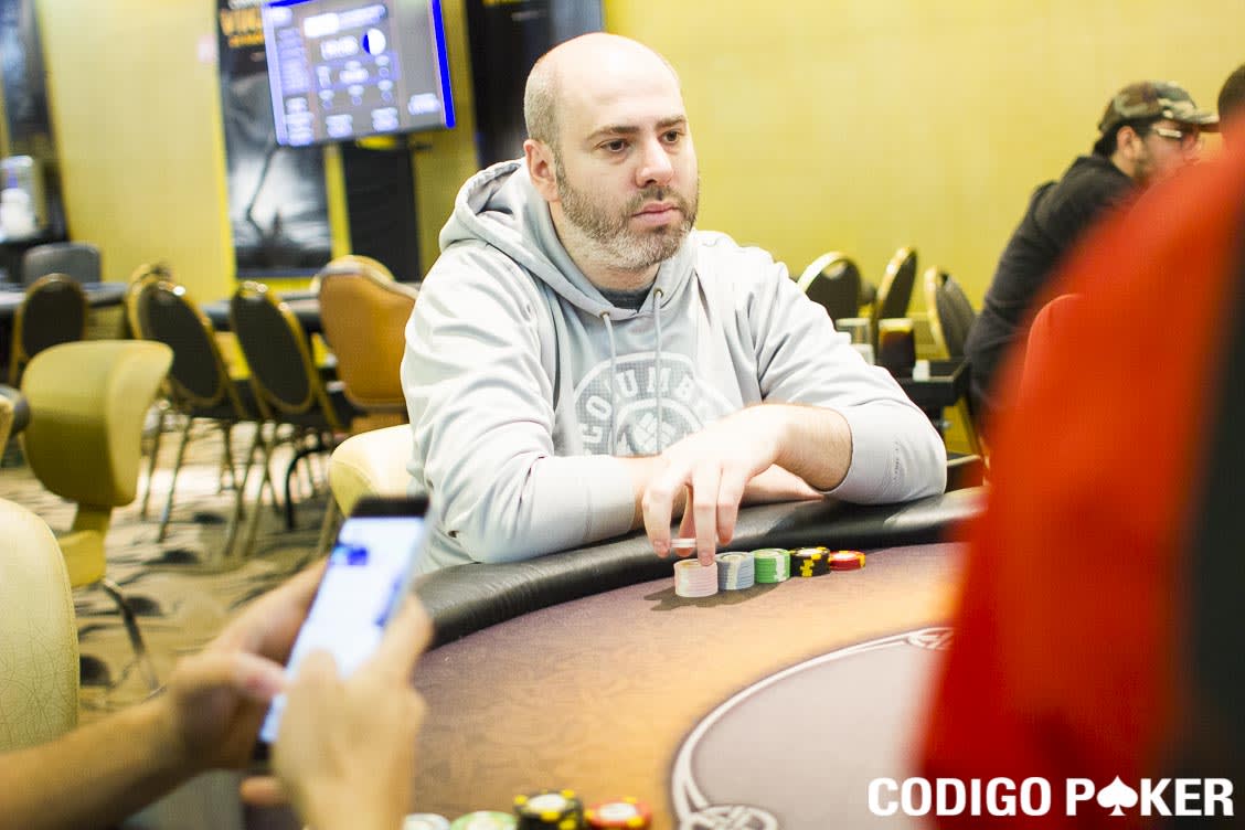 Pulgas aquí y allá: Ostrovich campeón de la SCOOP