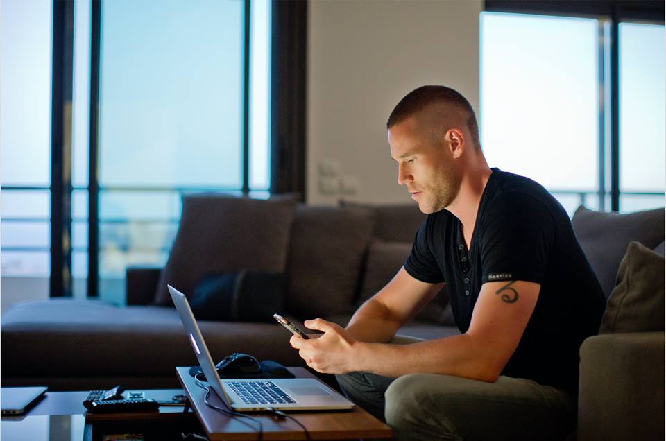 Esto es lo que sucede cuando te extiendes en la cena