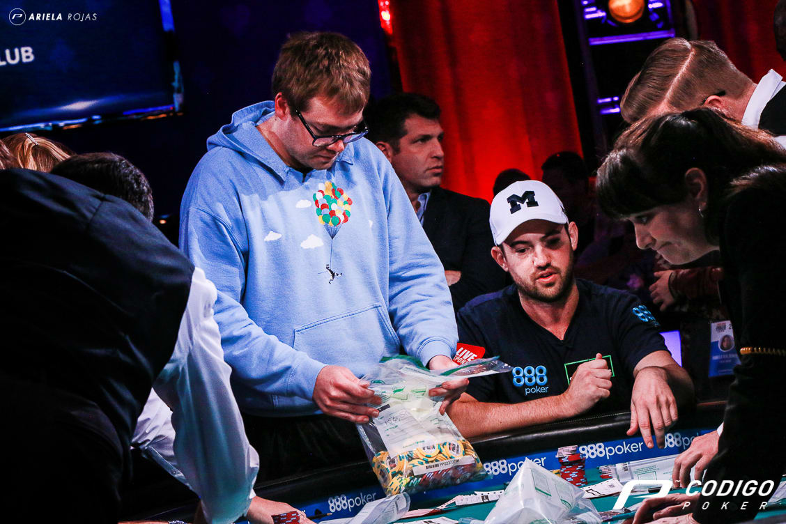 Con una ventaja gigante, Dyer domina la final de la WSOP