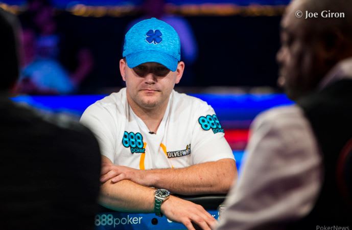 Foldeó par de reyes preflop y sobrevivió