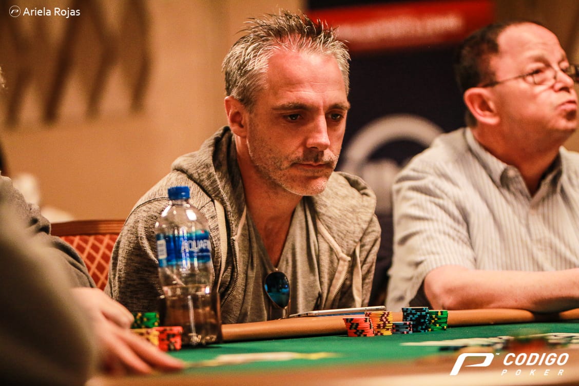 Los latinos arman su fiesta en un Main Event que ya es récord