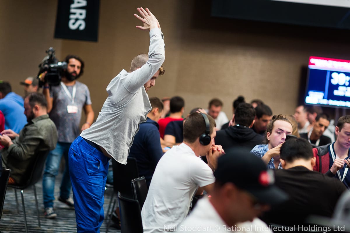 Calma la ansiedad que el «largo plazo» genera en el poker