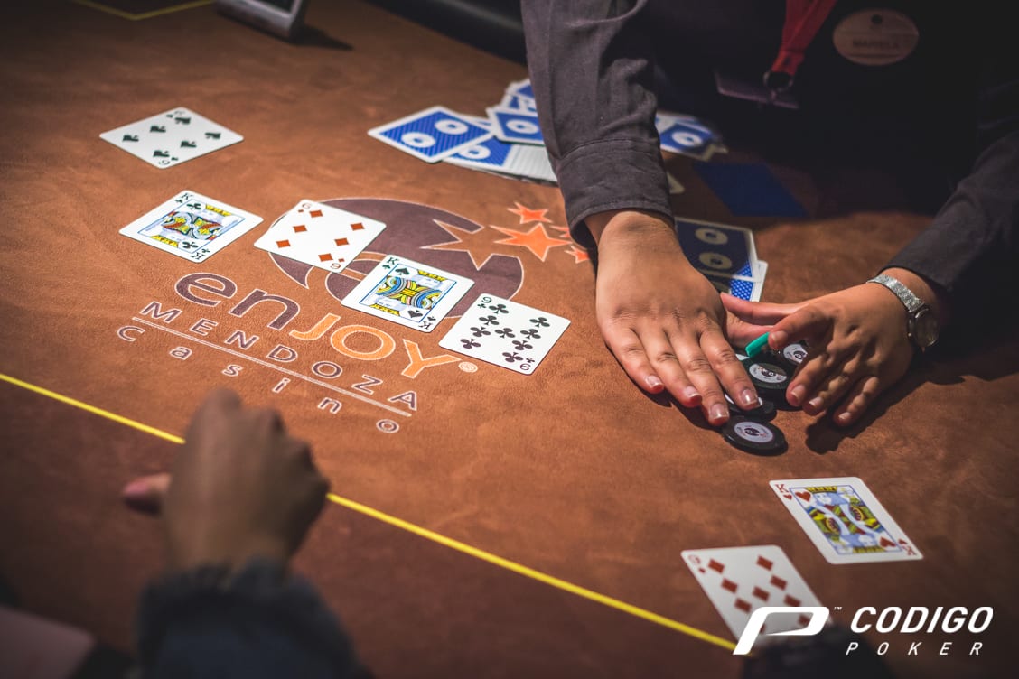 El calor se pasa mejor jugando poker