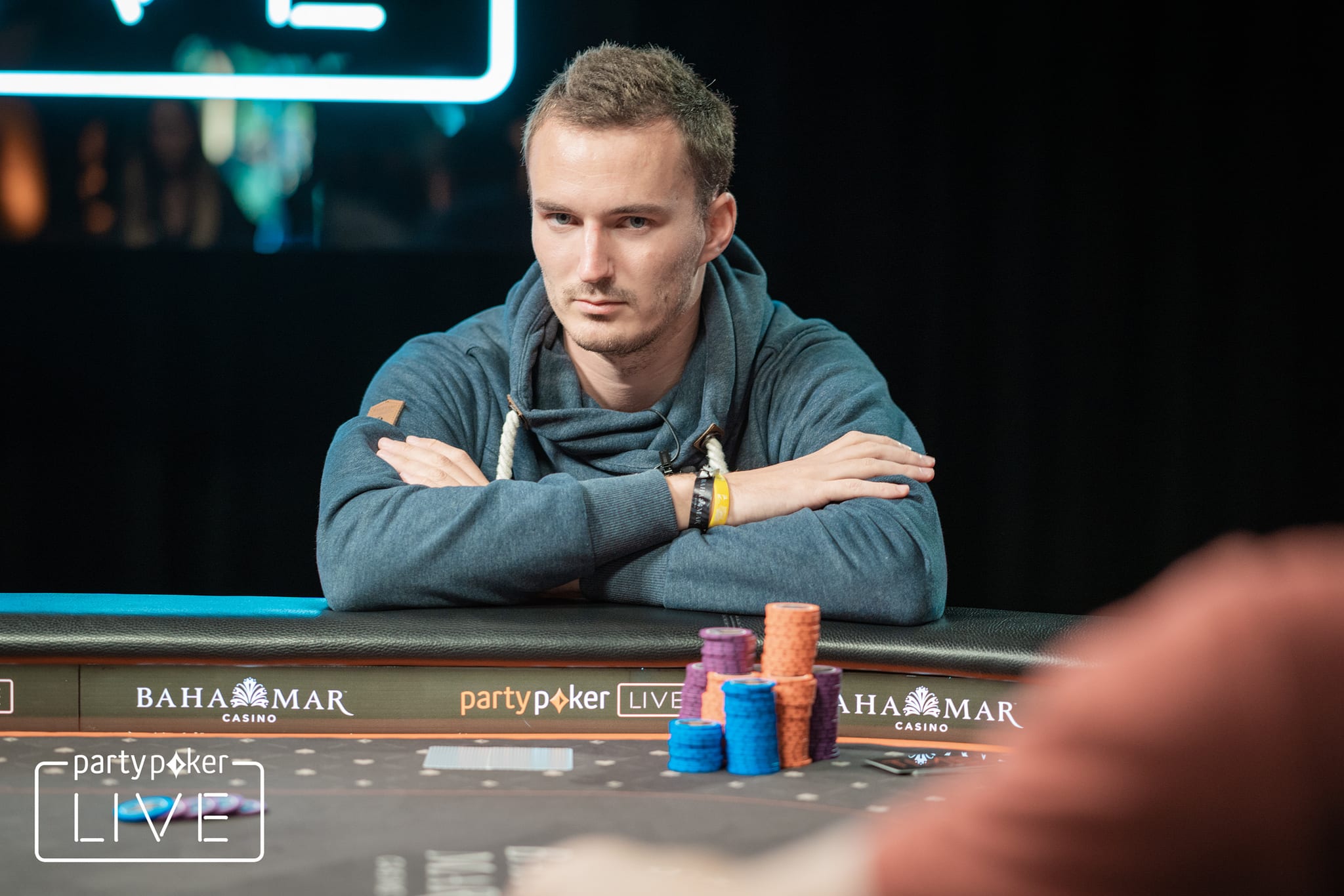 Seis jugadores van por todo en el 250K Super High Roller