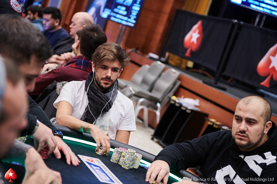 Yuri “theNERDguy” Martins arrasa no online e fatura US$47 mil