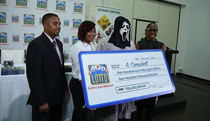 El ganador enmascarado que es furor en Jamaica