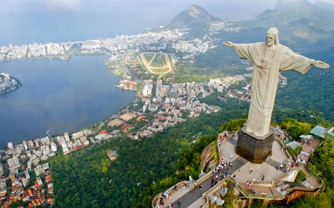 Poker y turismo en Río: el famoso Cristo Redentor