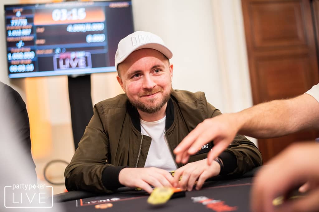Com Tauan afastado por nascimento de filho, Patrick Leonard assume liderança de ranking mundial