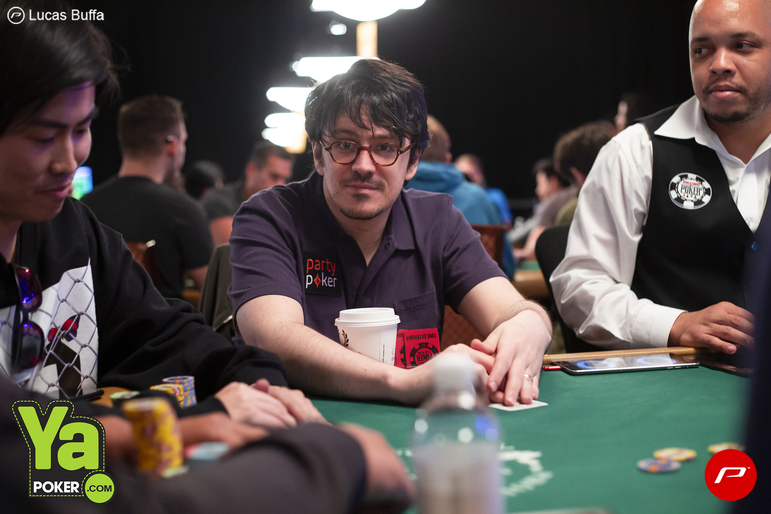 Haxton puso bien arriba a la sala en el High Roller Club