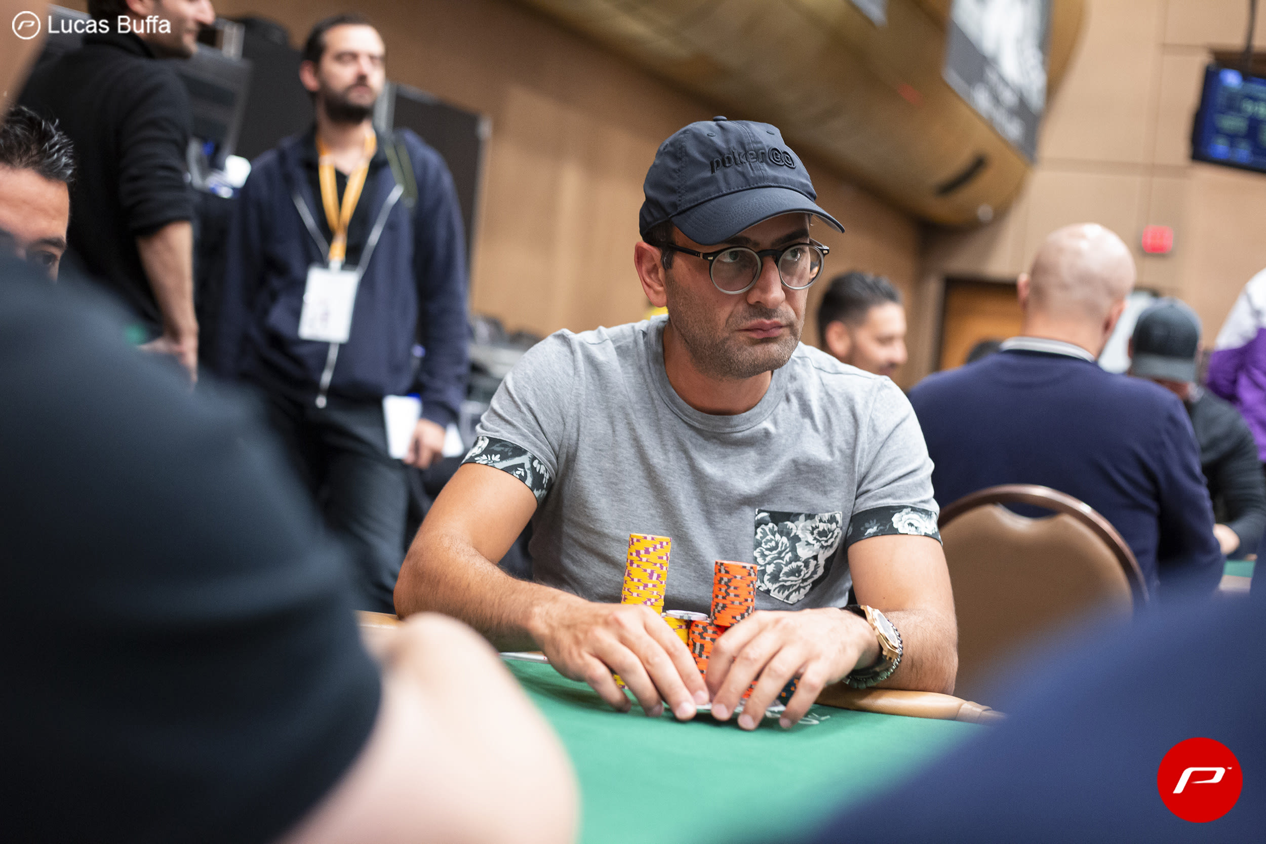 Esfandiari, Jungleman y Hellmuth visitan a Adelstein
