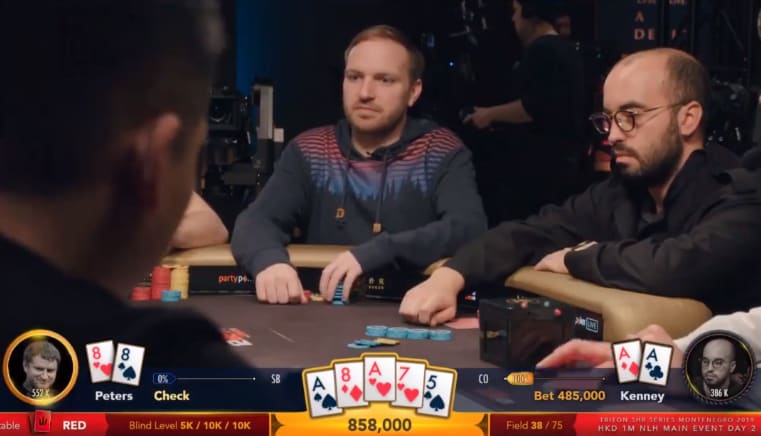 [VIDEO] Kenney busteó a Peters en un tremendo cooler