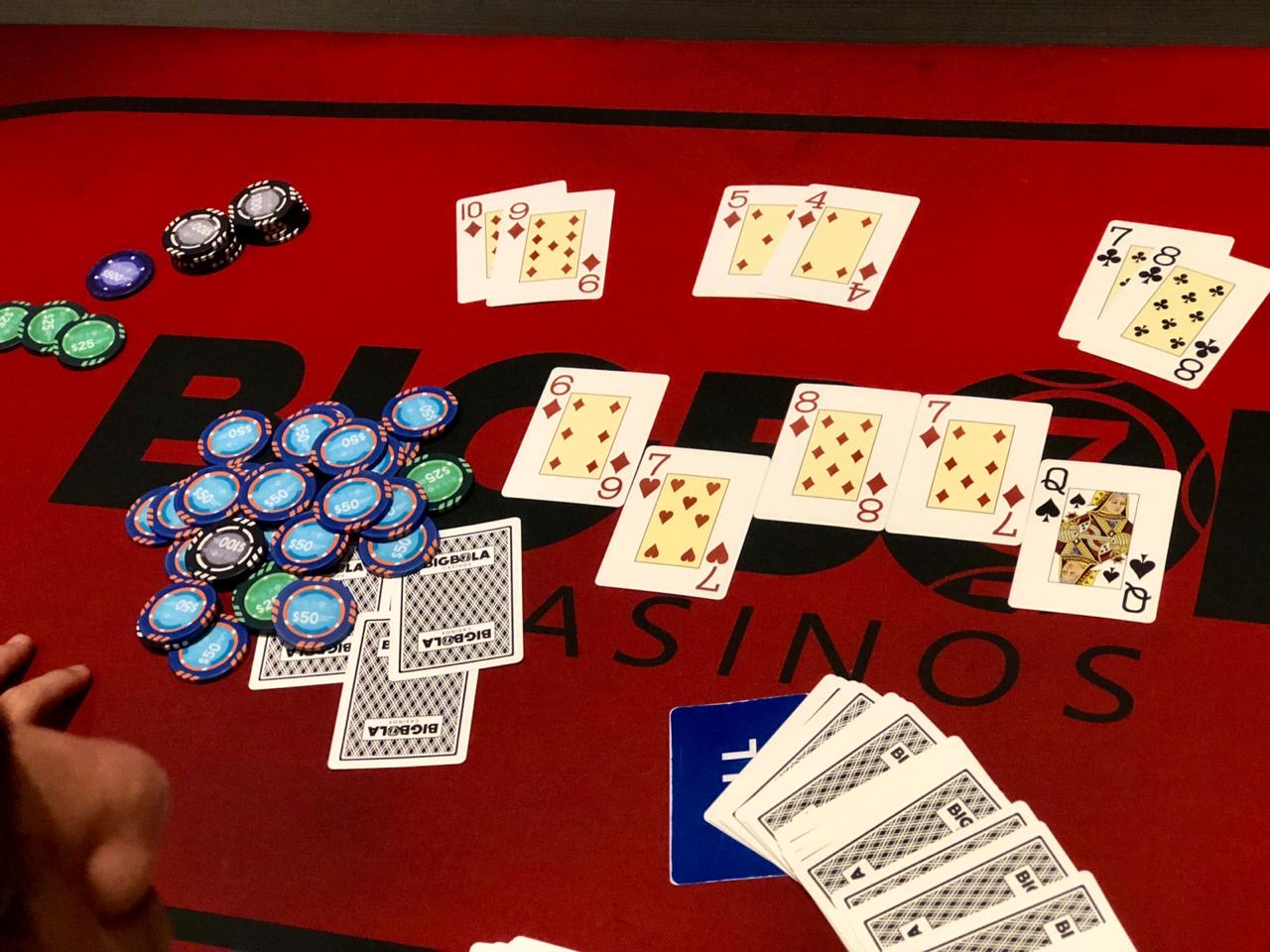 Dos escaleras color y un full generan el &#8216;Bad Beat Jackpot&#8217;