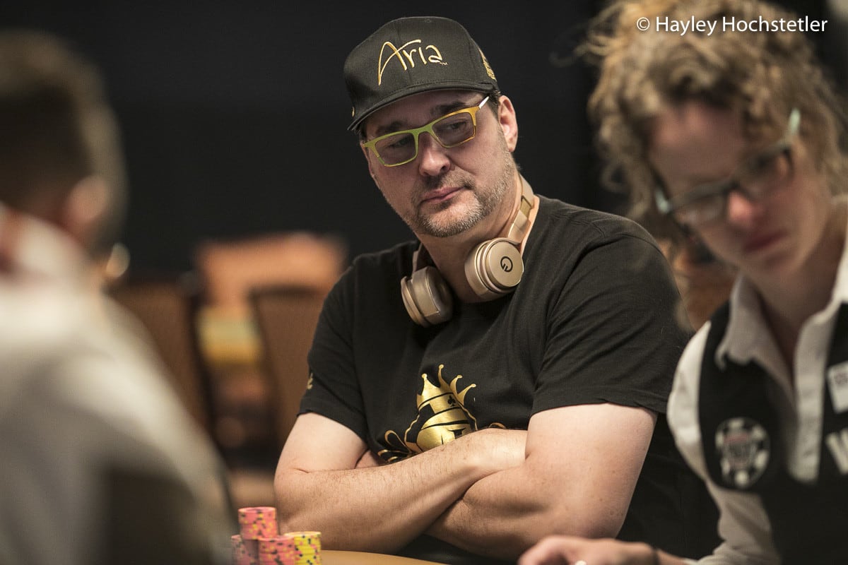 Holz: «El juego de Hellmuth ya no es notable», y Phil mostró sus brazaletes&#8230;