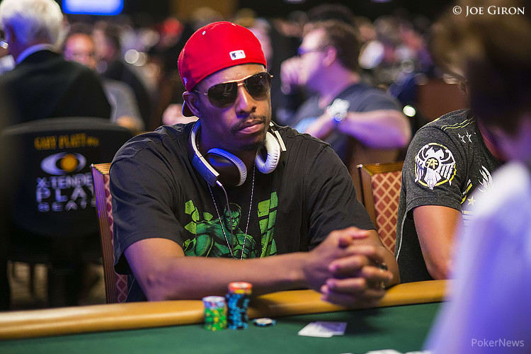 Demandan a una ex estrella de la NBA por deudas de poker
