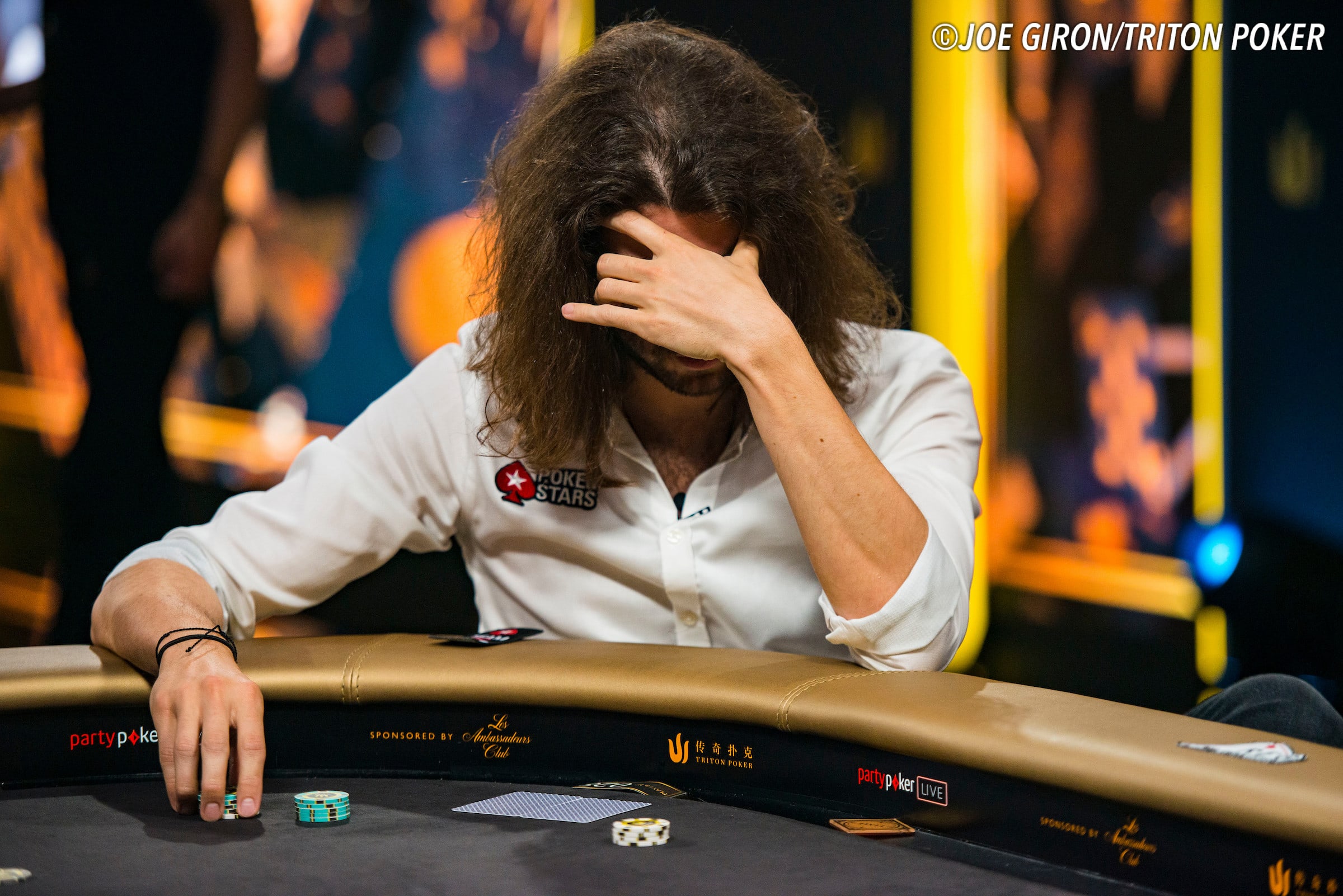 Insólito: dos high rollers millonarios, dos burbujas