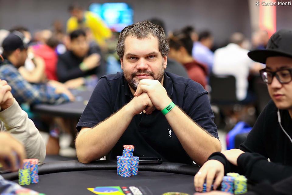 Híbrido de &#8216;cash&#8217; com torneio, The Cage Live terá transmissão ao vivo no CodigoPoker; confira
