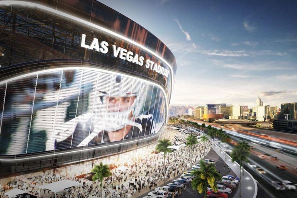 Los Raiders de la NFL se mudan a Las Vegas con incertidumbre