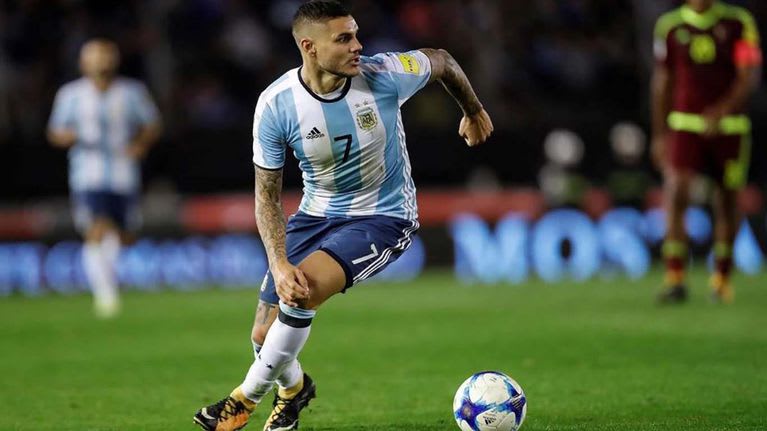Mauro Icardi presume su nuevo set de poker
