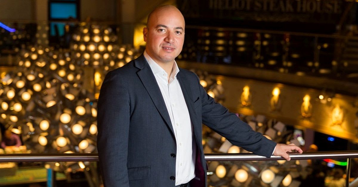 Rafi Ashkenazi: de «estrella de poker» a «rock star»