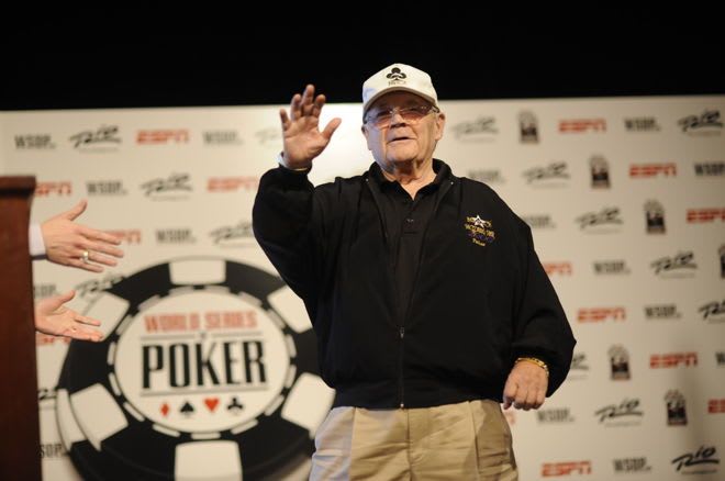 Murió Howard Andrew, quien más años jugó WSOP