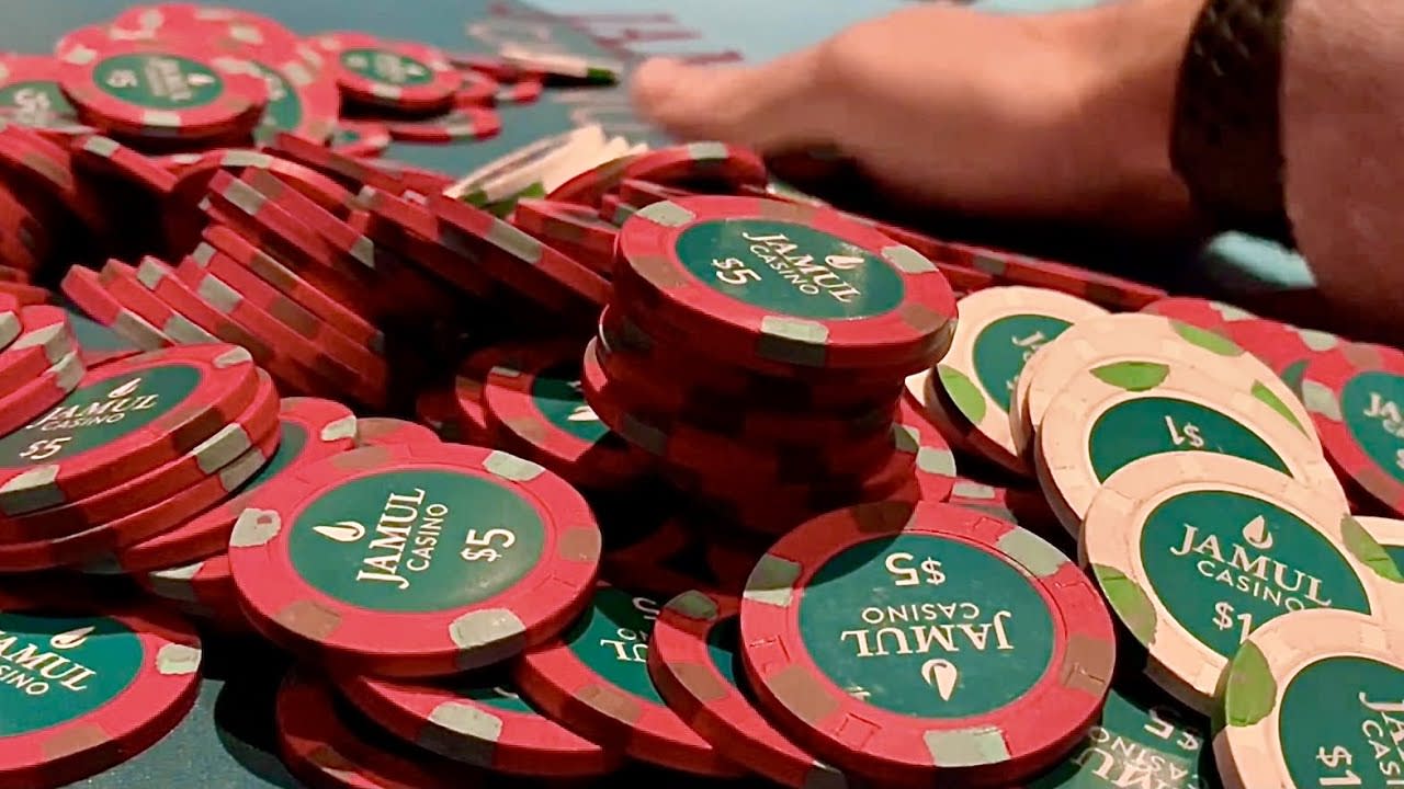 Un «bad beat jackpot» que hizo feliz a toda una mesa