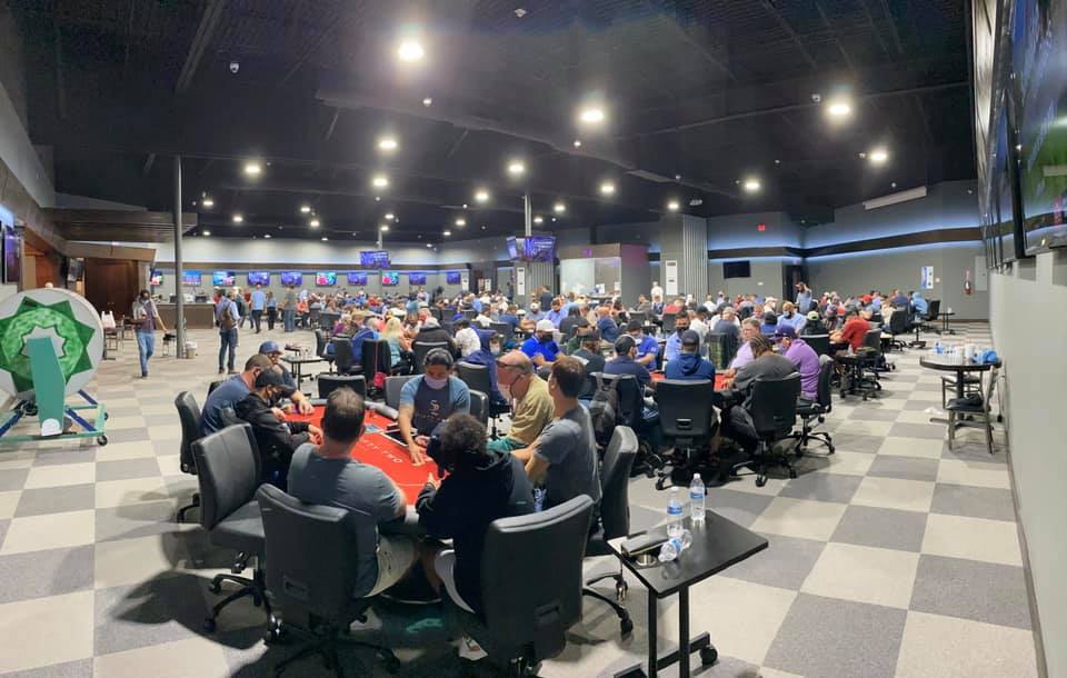 La leyenda Johny Chan fundó un exitoso poker-room