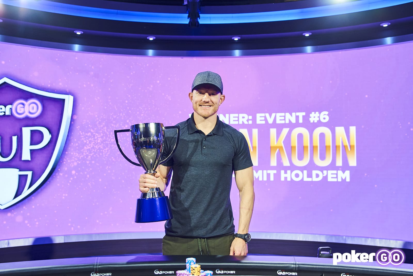 Jason Koon levantó la copa en la PokerGo Cup