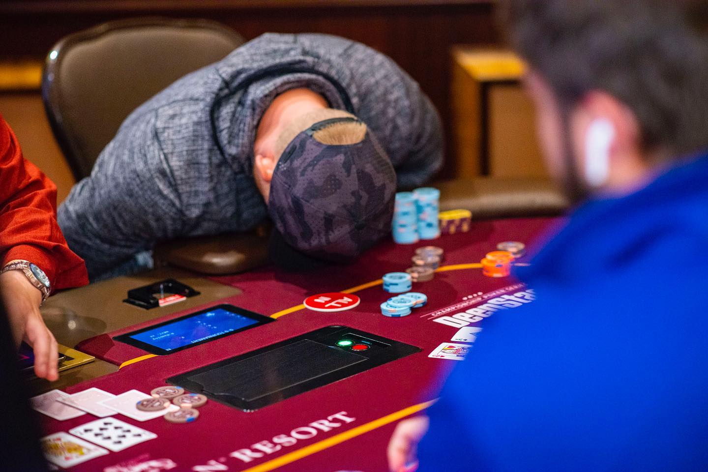 Una posible recesión y su impacto en el poker mundial