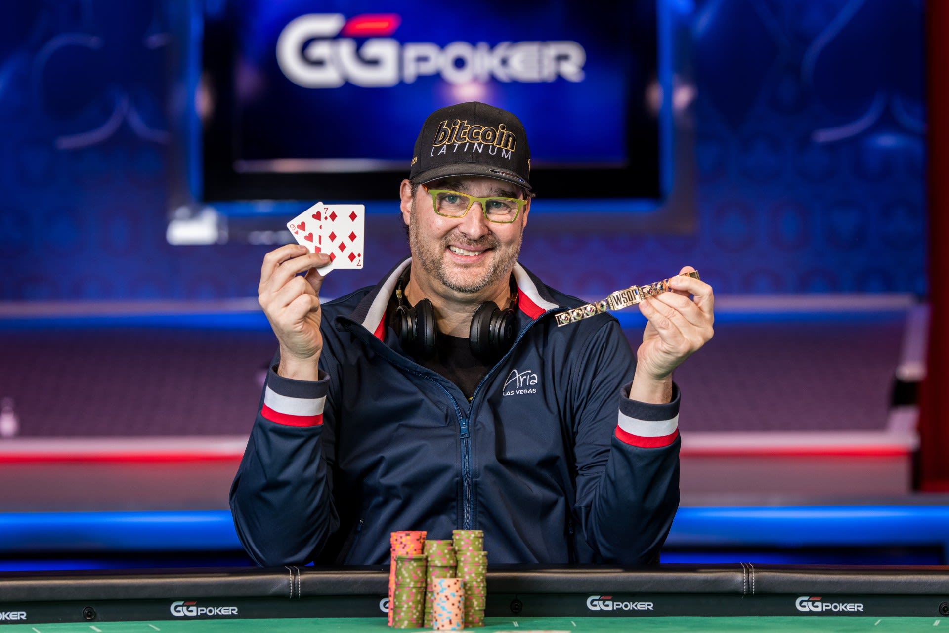 ¡Arrasador! Hellmuth ganó su 16° brazalete de la WSOP