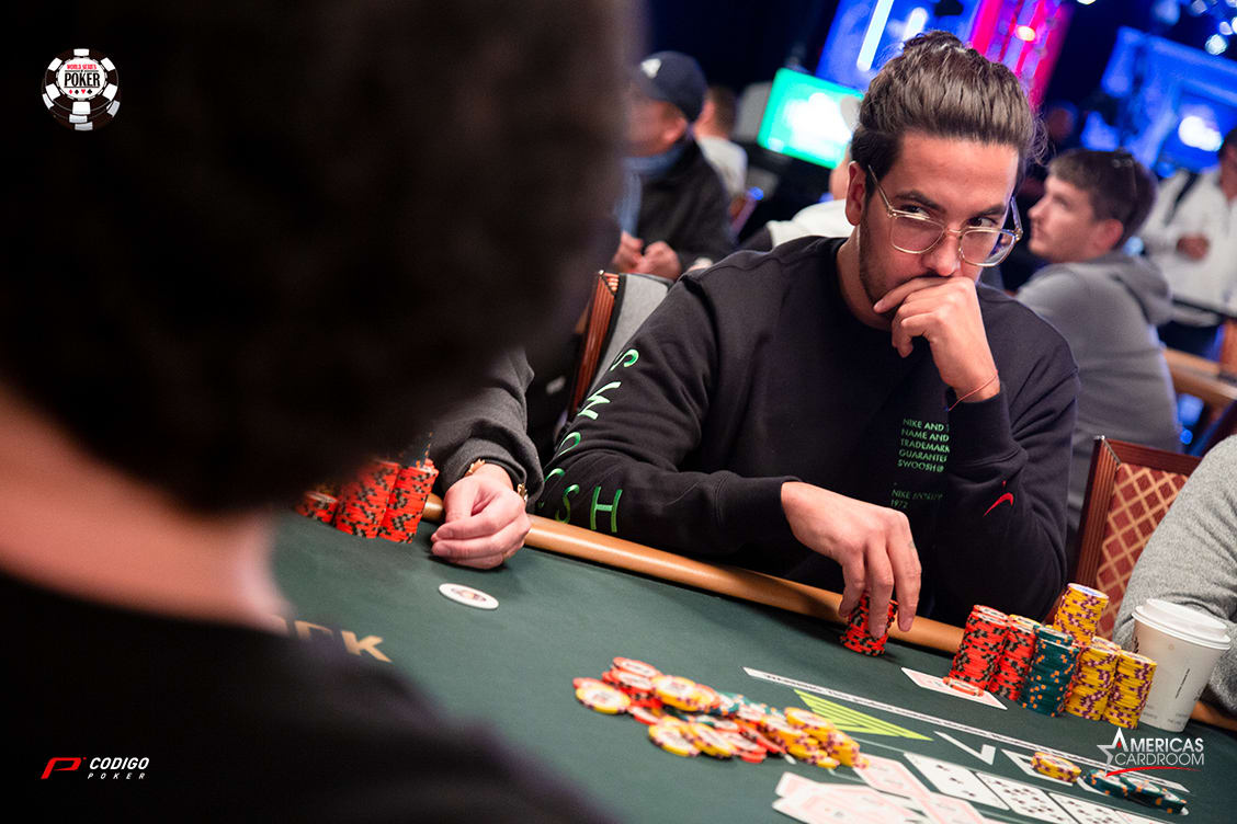 ¡Los latinos ya están en el dinero del Main Event de la WSOP!