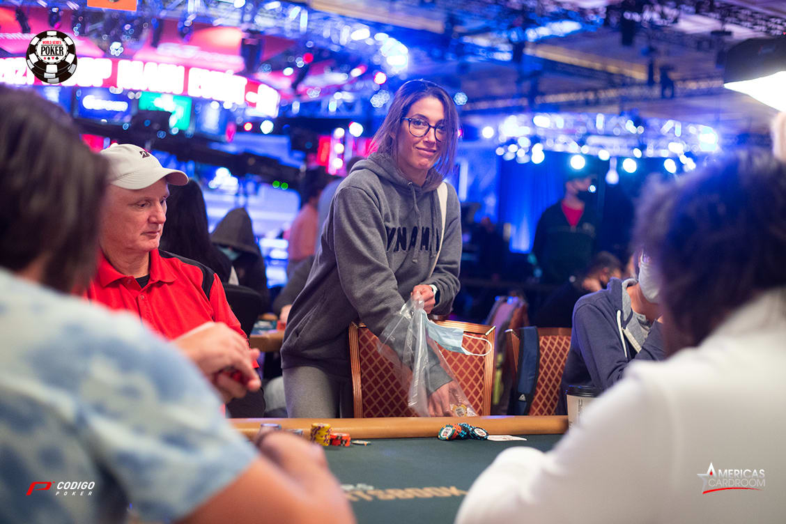 De qué trata la capacitación de género en el poker