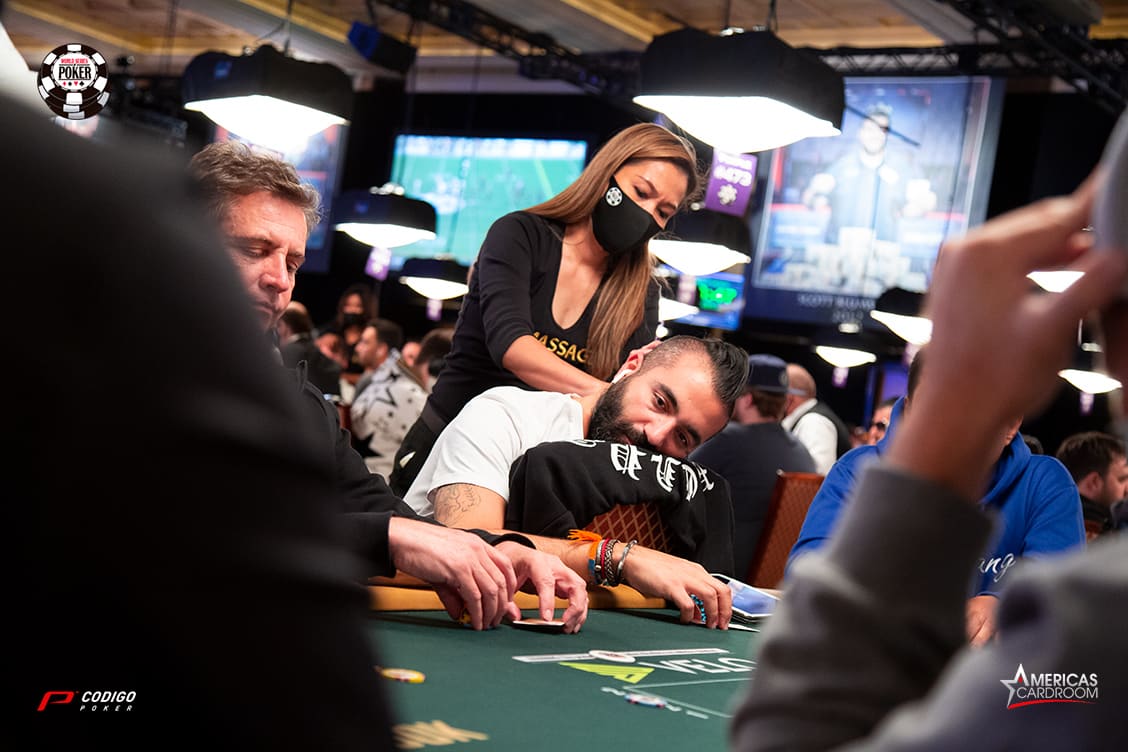 La importancia de un buen masaje en una mesa