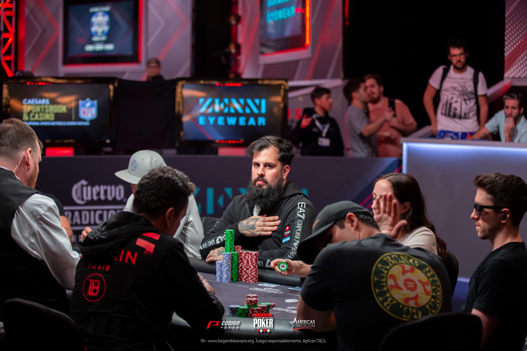 Papo, entre los líderes, comanda a los latinos en el WSOP Main Event