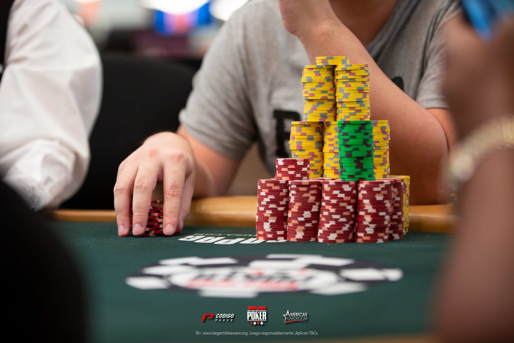 ¿Cómo y cuándo salir del armario pokerístico?