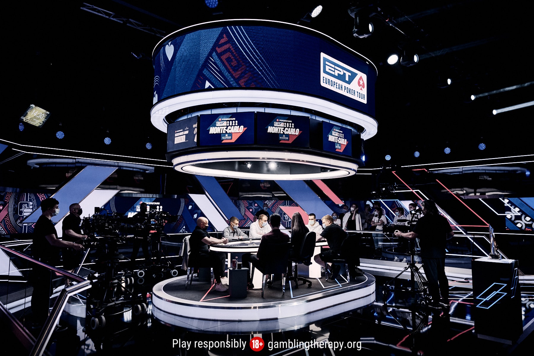 Un insólito error detuvo el EPT Main Event por 20 minutos