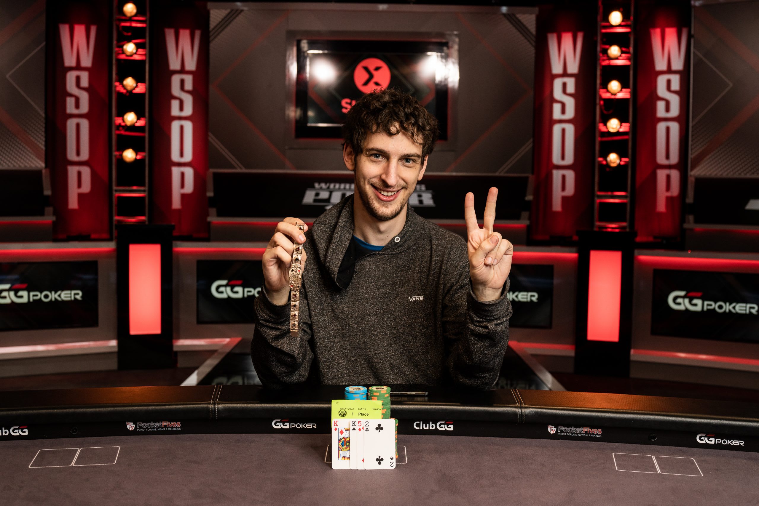 Zack ganó después de siete horas de heads up