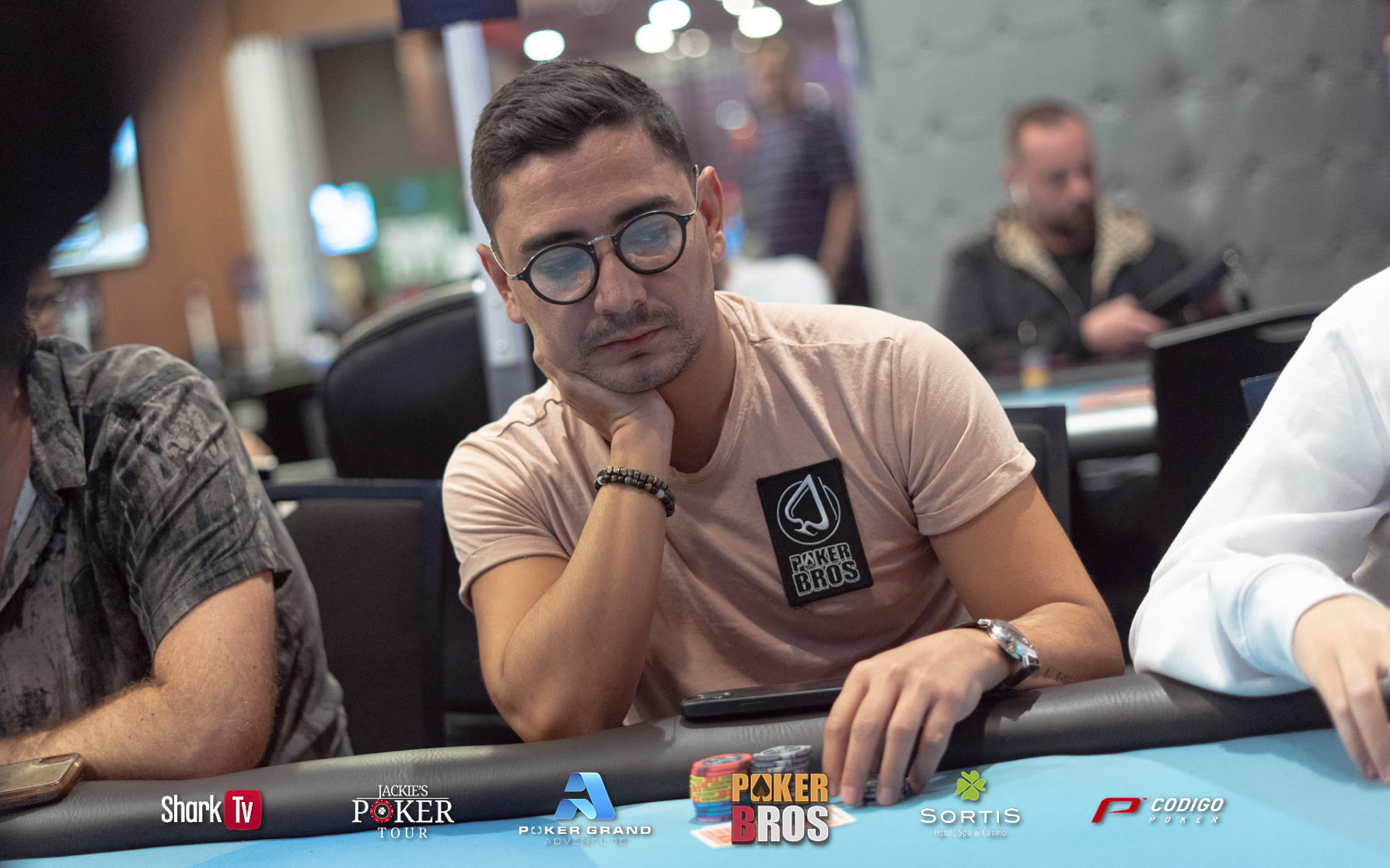 Grinder Report: toda la acción de los paños virtuales