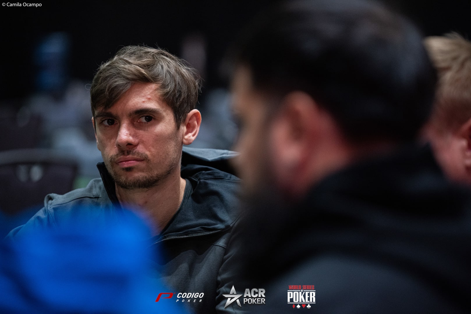 ¿Se pueden leer mentes en el poker? Fedor Holz se enfrenta a un mentalista