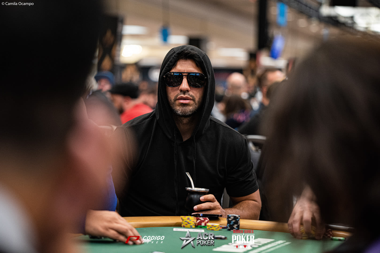 Más latinos avanzan en el Main Event de la WSOP